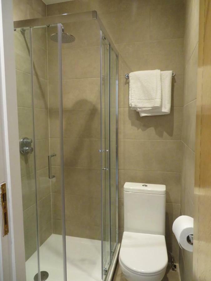 Single Room,899855548:JPEG